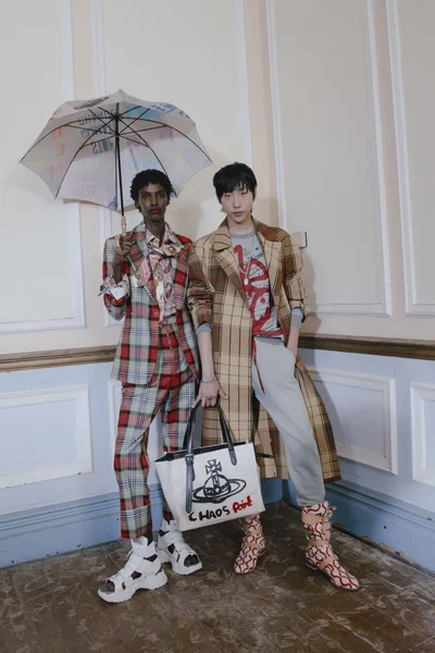 Look 48